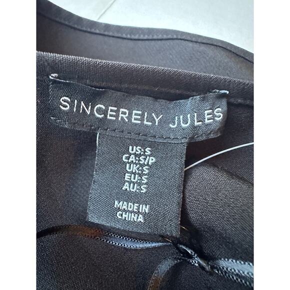 Sincerely Jules NWT Black Square Neck Sleeveless Side Zip Crop Top Size S - Picture 3 of 11